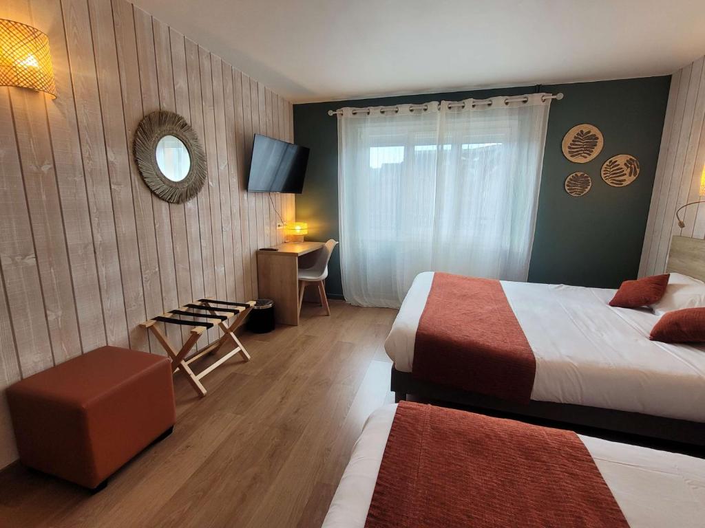 Brit Hotel des Halles - Triple Room