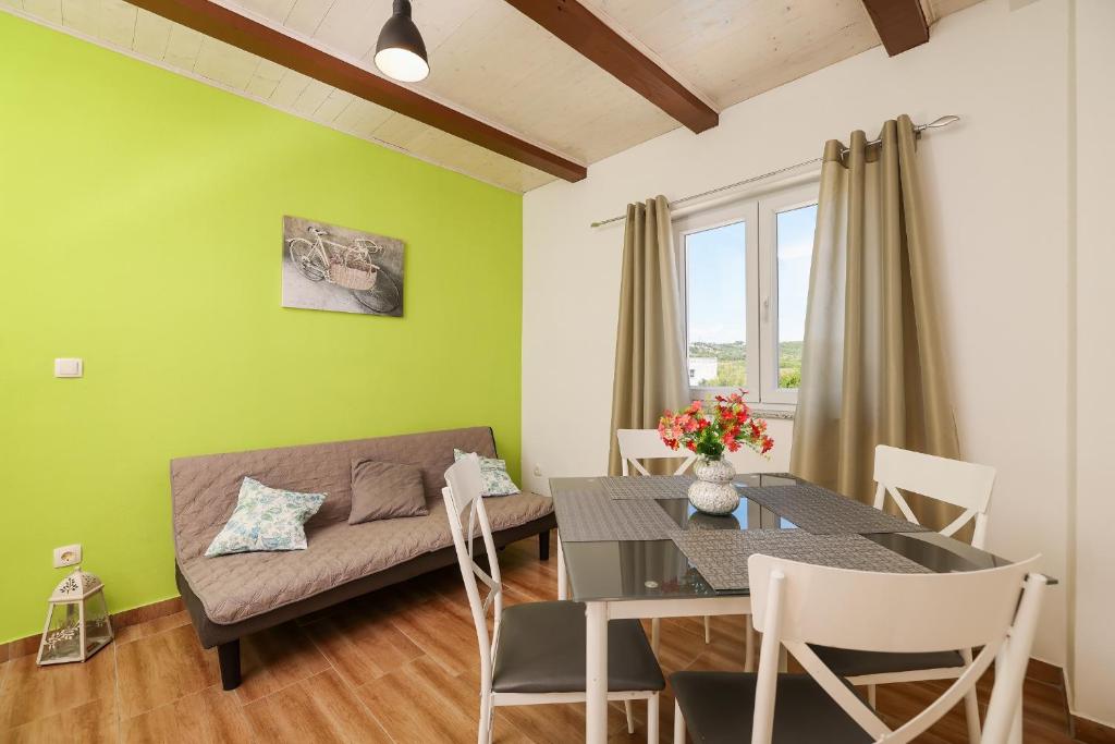 Posedenie v ubytovaní Apartments Feliks