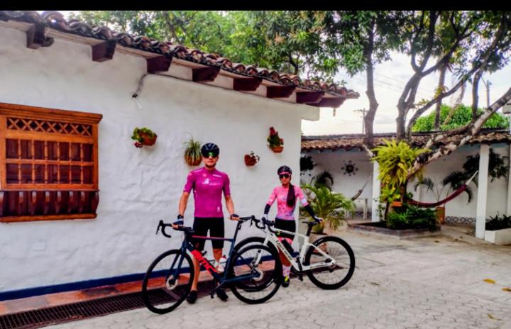 Jízda na kole v ubytování Hotel Refugio Bike nebo okolí