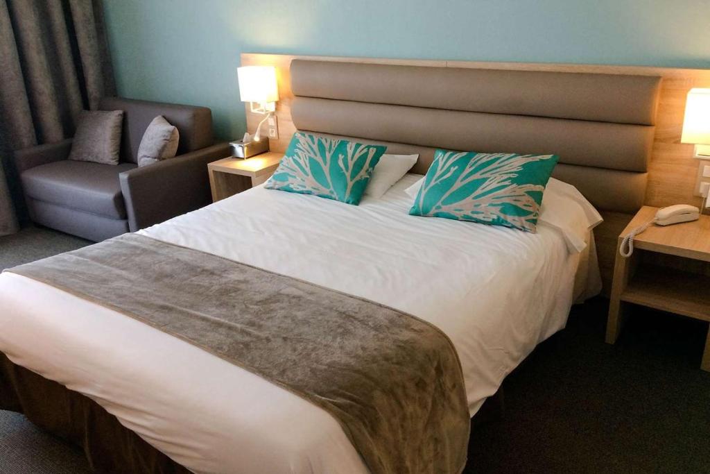 Hôtel de l'Océan Concarneau - Triple Room With Sea View