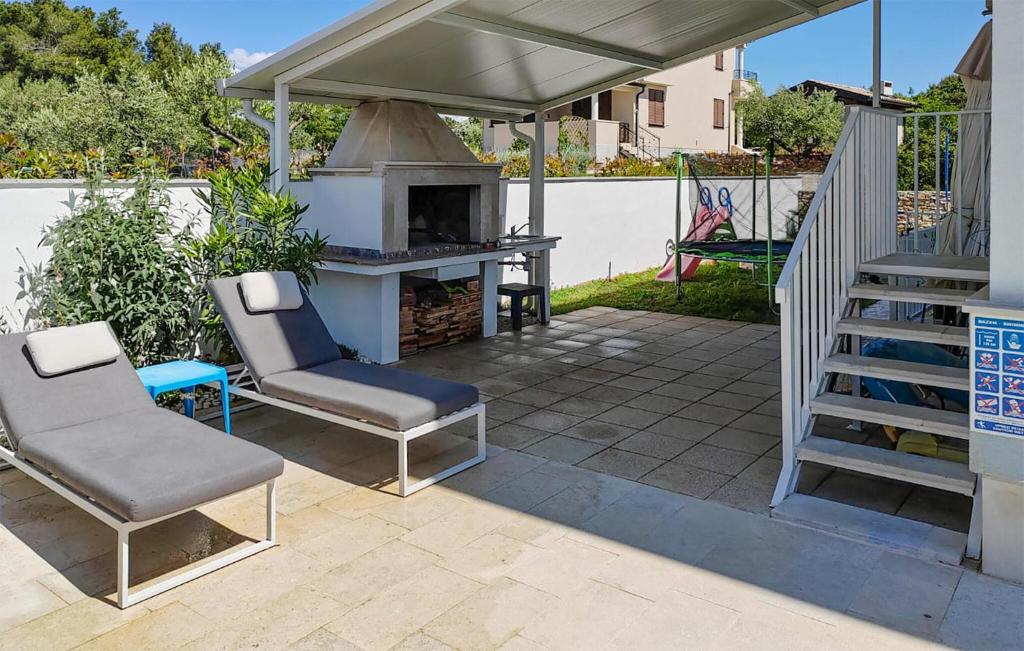Balkón alebo terasa v ubytovaní 4 Bedroom Awesome Home In Fazana