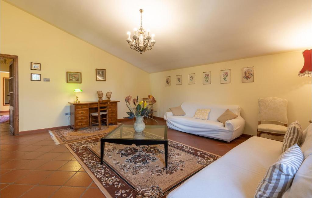 A seating area at Casa Bigi