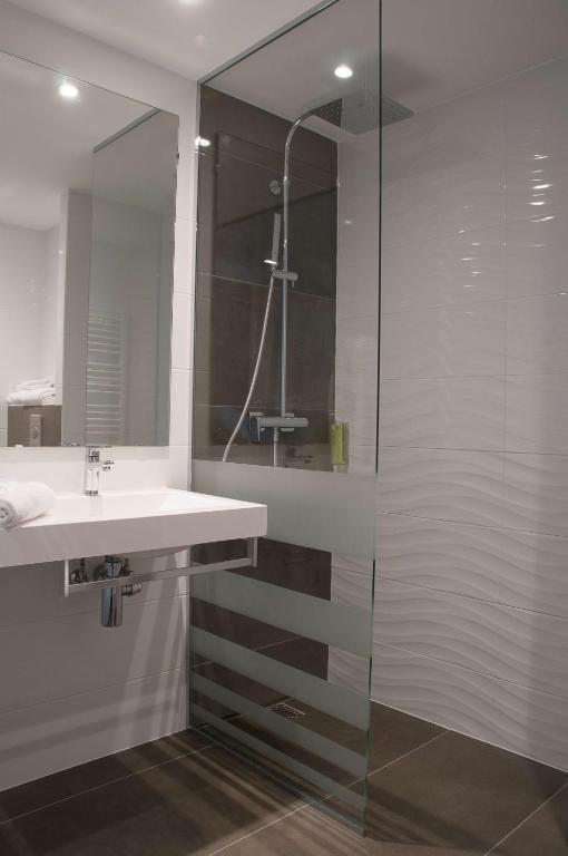 Koupelna v ubytování Le Lodge Brit Hotel Strasbourg Zenith