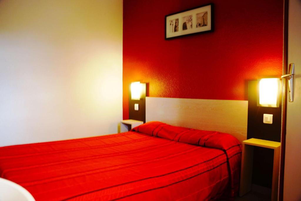 Postel nebo postele na pokoji v ubytování Brit Hotel Essentiel Sète / Balaruc