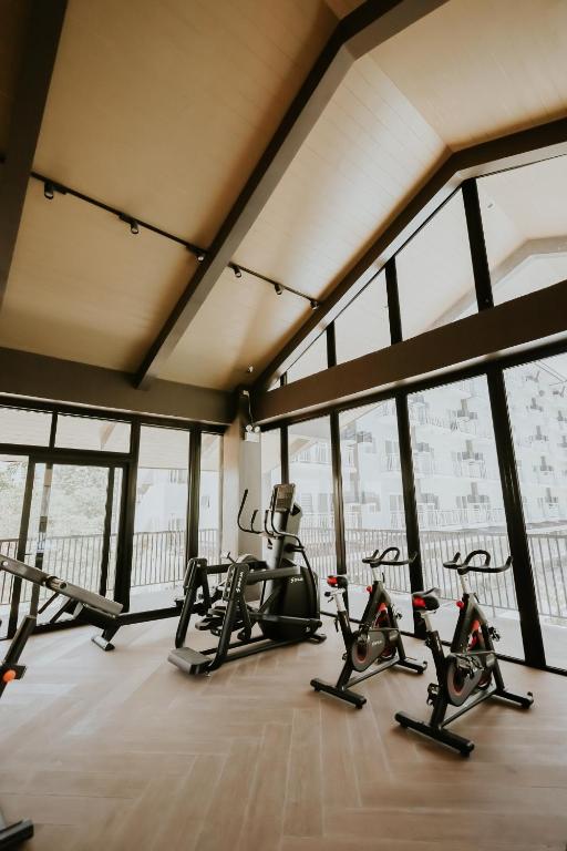 Fitness centrum a/nebo fitness zařízení v ubytování Amani Grand #332, Near Mactan Airport,Fast WIFI, Netflix & Pool