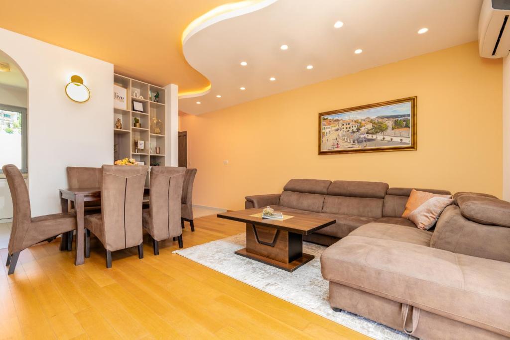 Posezení v ubytování Apart hotel M S KATUNJANIN