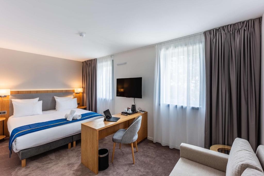 Brit Hotel Privilège Paris Rosny-sous-Bois - Deluxe Suite