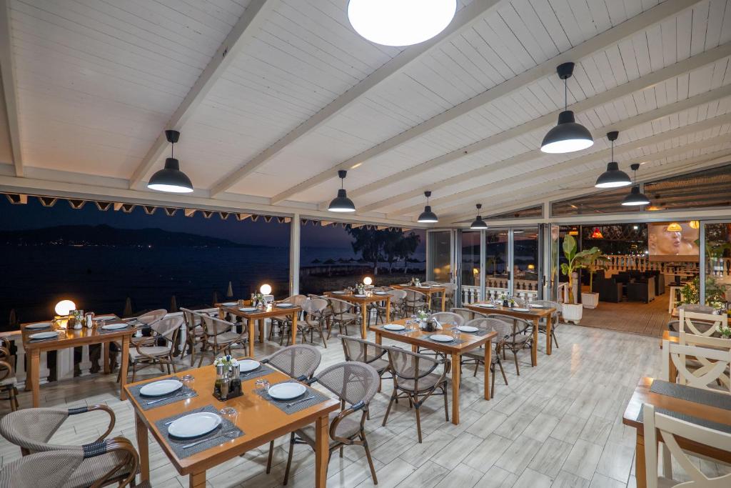 Restaurace v ubytování Hotel Kompleks Joni