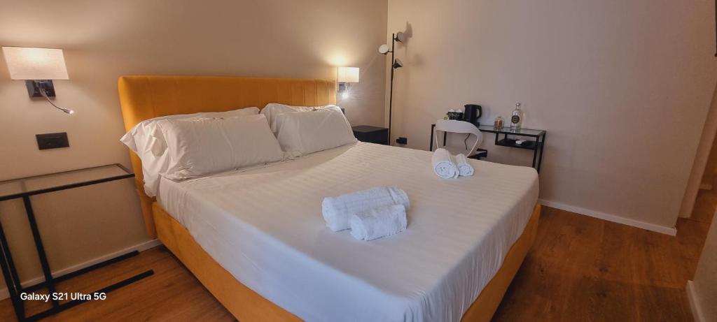 Postel nebo postele na pokoji v ubytování EVA LUXURY SUITE