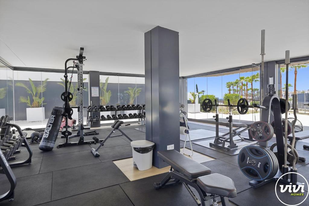 Фитнес-центр и/или тренажеры в ViVi Homes - Aura Pool, Sauna, Spa, Gym & Sea View