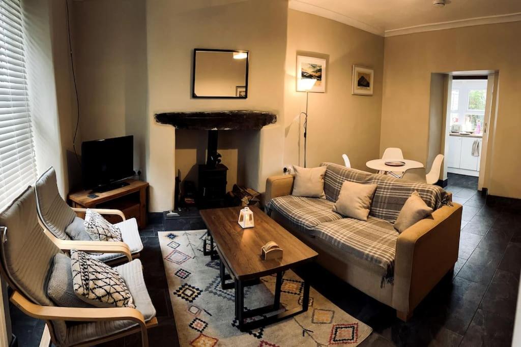 Istumisnurk majutusasutuses Eilio Cottage- Closely located to Snowdon