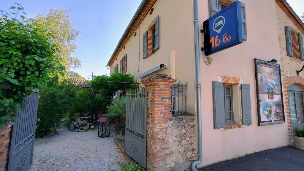 16 Bis-Gîte-Hôtel-Appartement - One-Bedroom Apartment