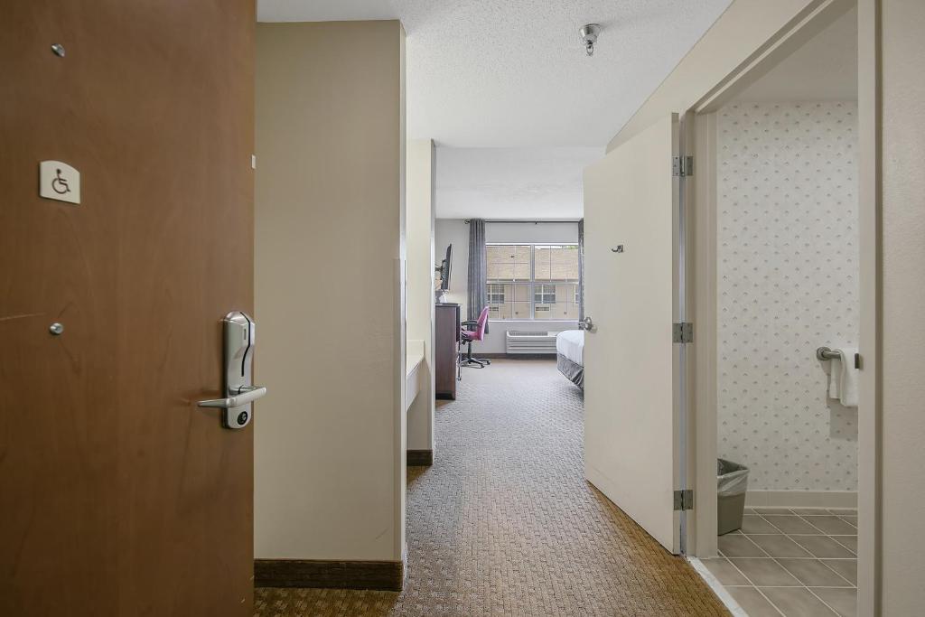 The Landmark Inn - Chambre Reine