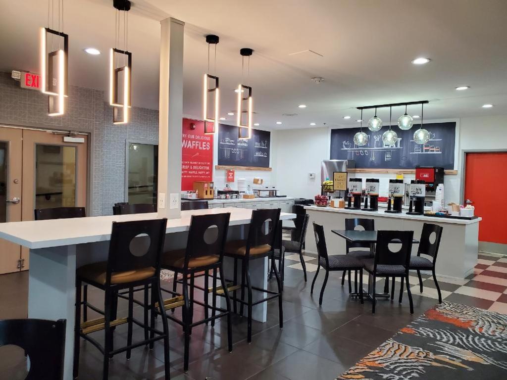 Hampton Inn Olathe photo