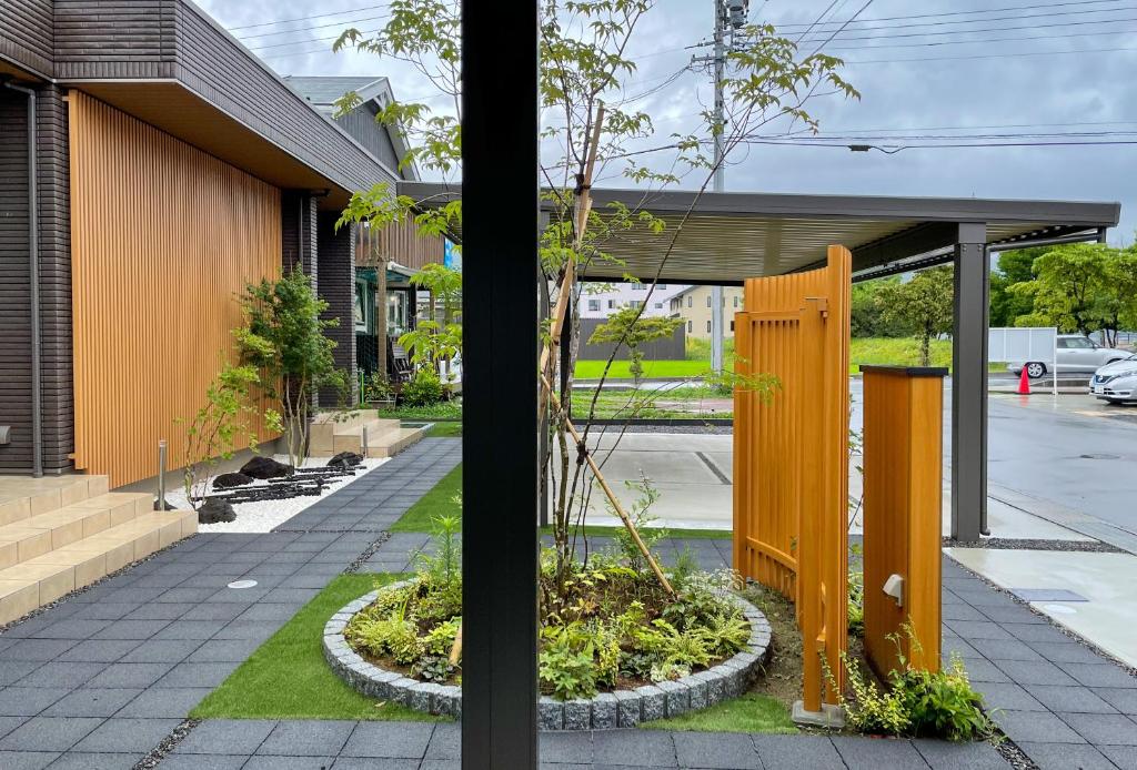 Aed väljaspool majutusasutust 一棟丸ごと貸切 Markvilla suwako