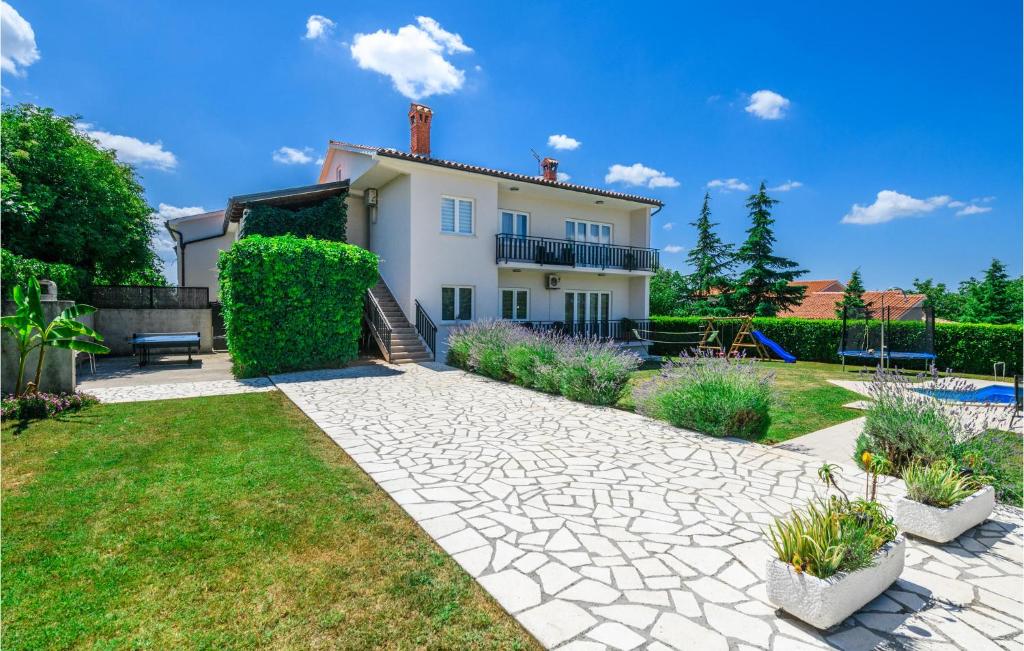 Vonkajšia záhrada v ubytovaní Holiday Home Orihi Bb Croatia