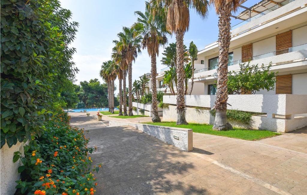 Vonkajšia záhrada v ubytovaní Cozy Home In Marina Di Ragusa With Wifi