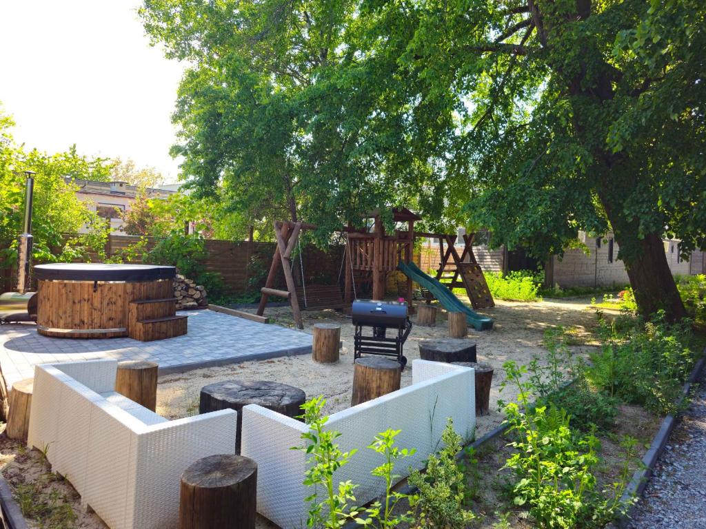 Zahrada ubytování Morska Przystań Pilëce - Jacuzzi