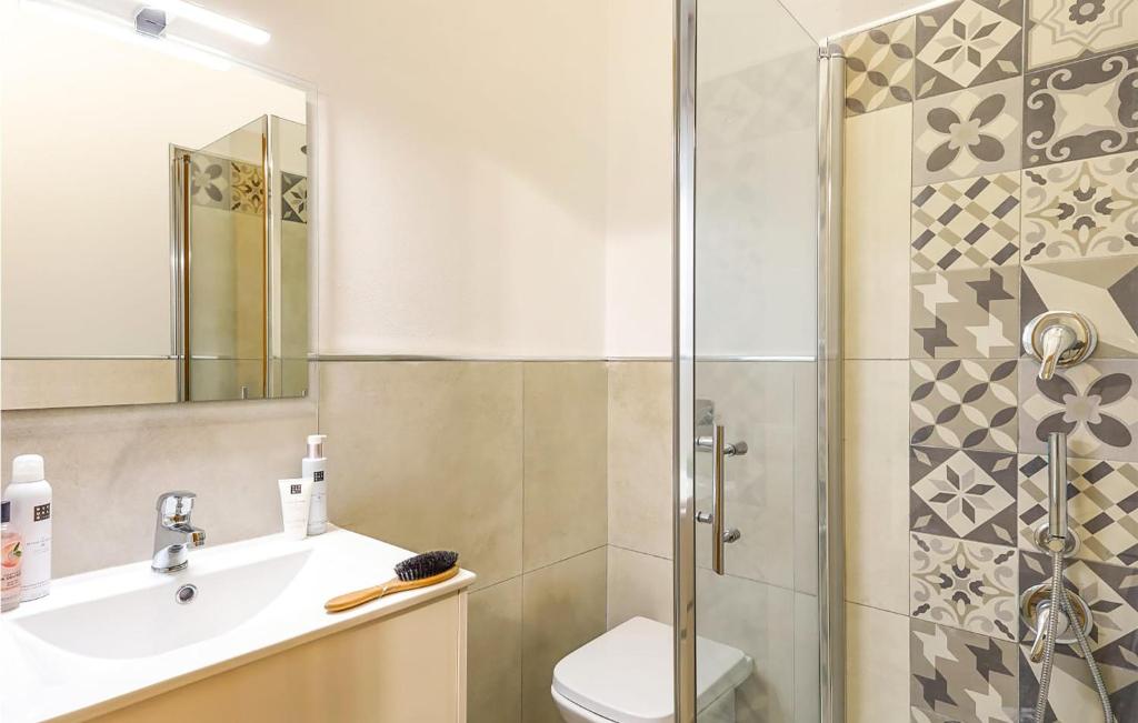 A bathroom at Villa Natalia