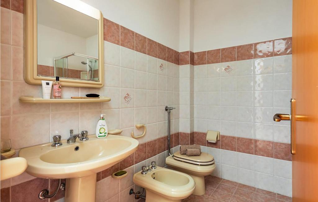 A bathroom at Villa Natalia