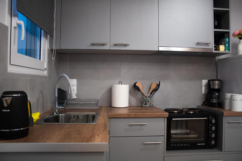 GIAKOST APARTMENTS V near airport - 16