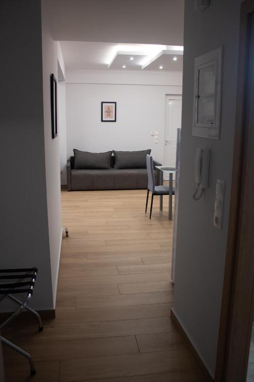 GIAKOST APARTMENTS V near airport - 12