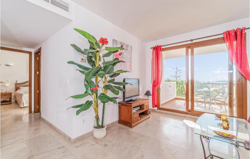 A balcony or terrace at Cozy Apartment In Torrevieja