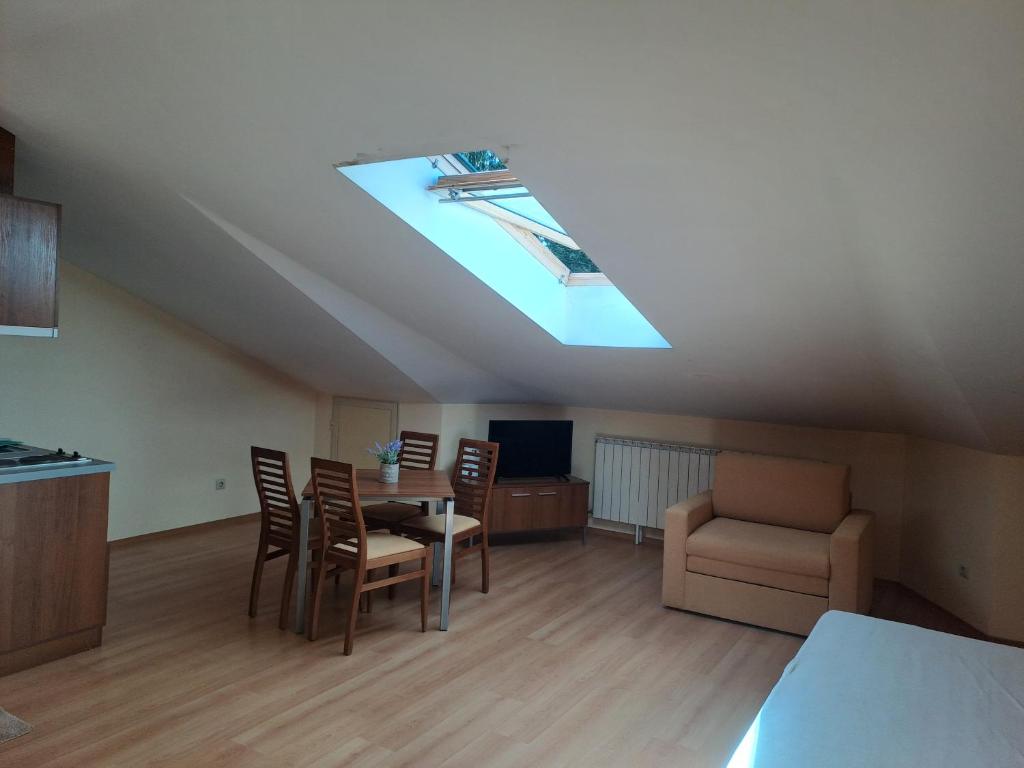 Family Studio 407, Villa park