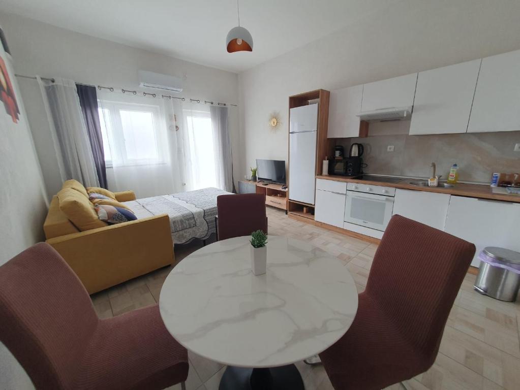 Kuchyň nebo kuchyňský kout v ubytování Apartman Bartol