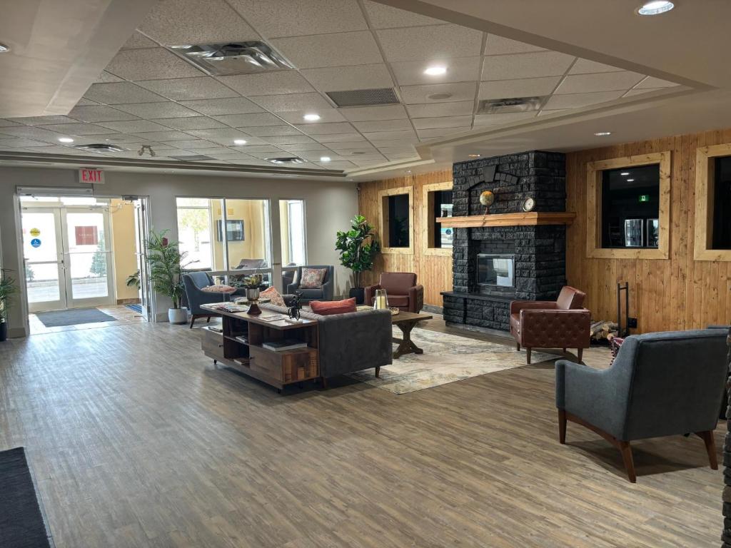 Un lugar para sentarse en Ramada by Wyndham Estevan