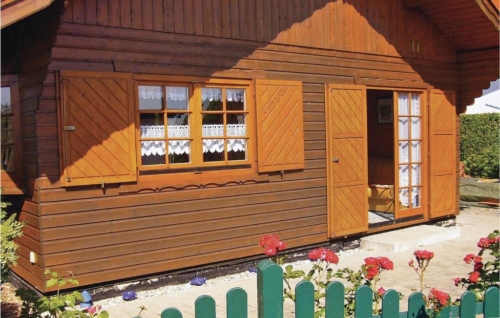 Το κτήριο όπου στεγάζεται  η παραθεριστική κατοικία