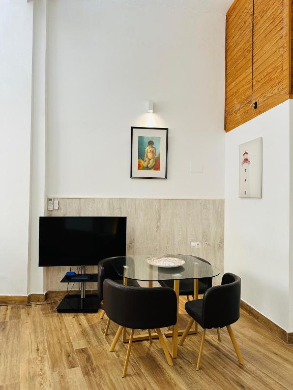 Posezení v ubytování LOFT 55 m Nuevo, estudio con techo alto en Alicante Centro