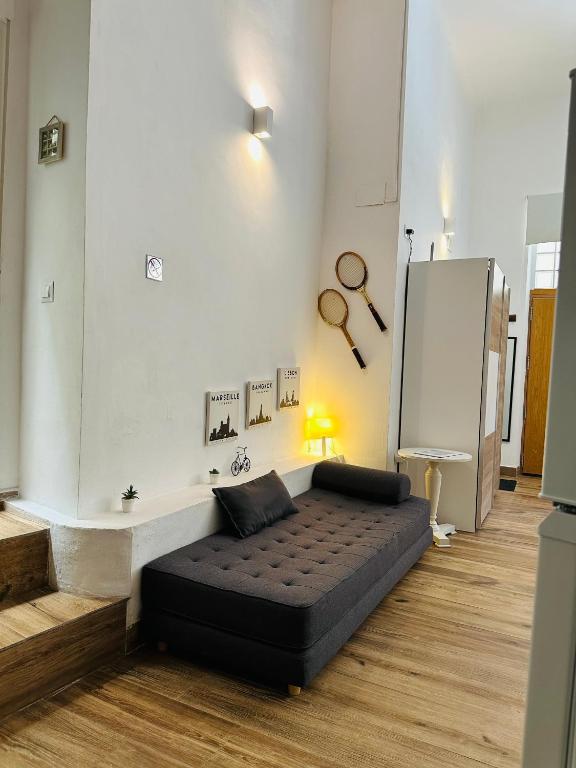 Postel nebo postele na pokoji v ubytování LOFT 55 m Nuevo, estudio con techo alto en Alicante Centro