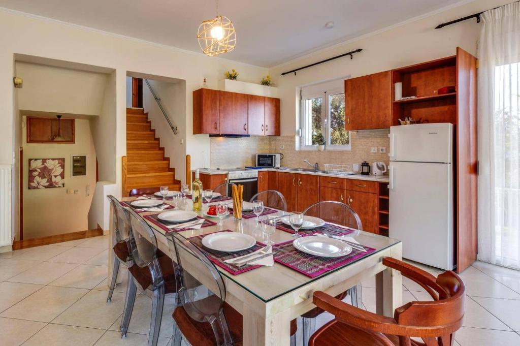 Kuchyň nebo kuchyňský kout v ubytování Villa Kastellaki by Villa Plus
