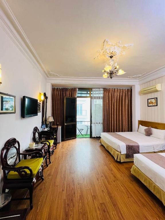 TV a/nebo společenská místnost v ubytování Hanoi Win Hotel & Travel