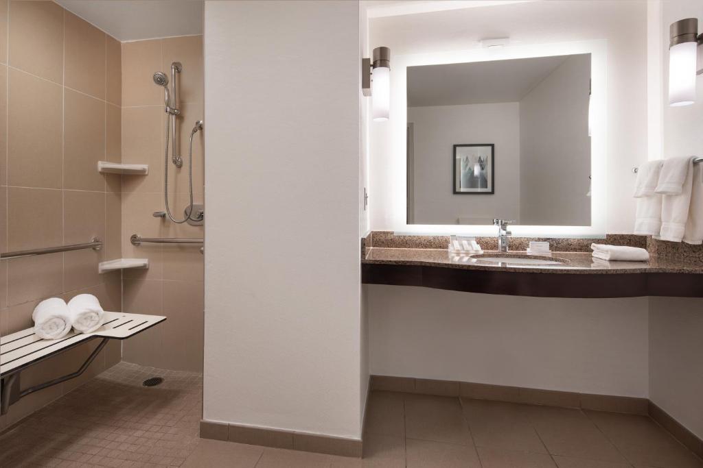 Hilton Garden Inn Denver/Cherry Creek - 