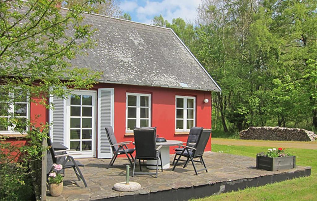 Zahrada ubytování Stunning Home In Svaneke With 3 Bedrooms