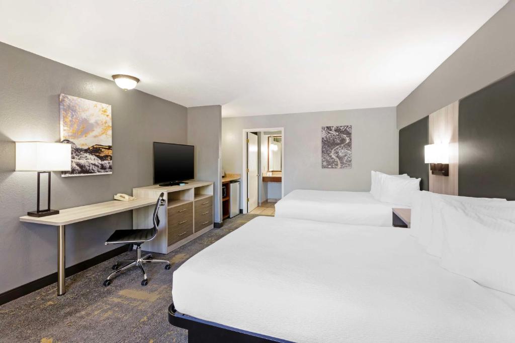 Postel nebo postele na pokoji v ubytování Best Western Plus Weston Inn