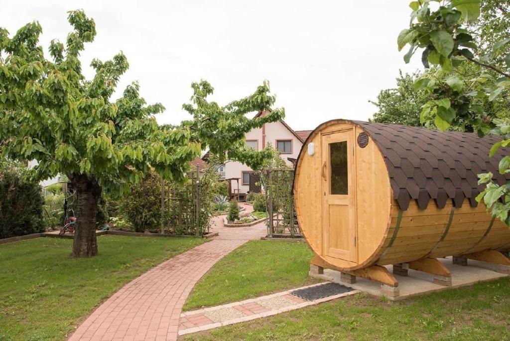 Fotografia z galérie ubytovania Wohnung mit Garten, Grill und Gemeinschaftspool v destinácii Balatonberény