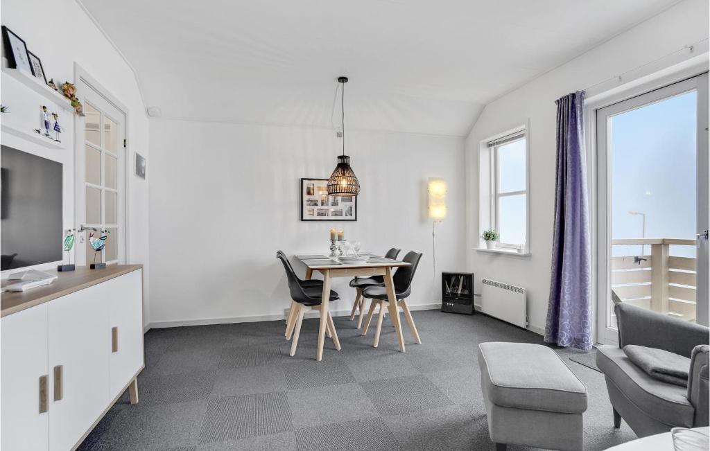 Posezení v ubytování Cozy Apartment In Rudkøbing With Wifi