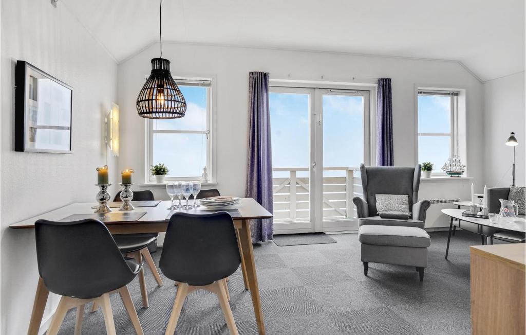 Posezení v ubytování Cozy Apartment In Rudkøbing With Wifi