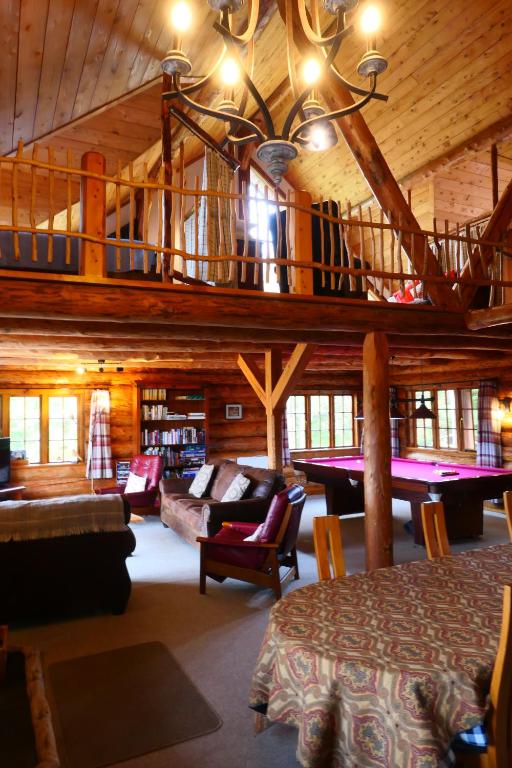 Posezení v ubytování Ruapehu Log Lodge