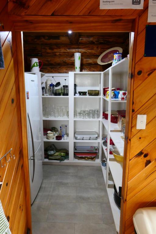 Palanda nebo palandy na pokoji v ubytování Ruapehu Log Lodge