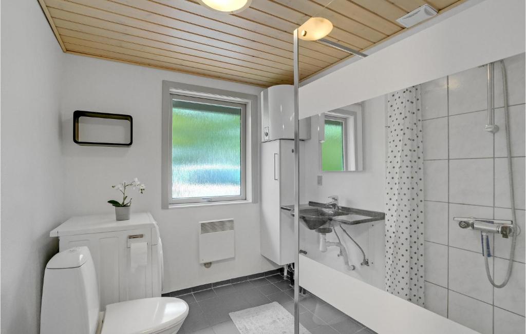 Koupelna v ubytování Holiday Home Fyrrelunden Ks Denmk