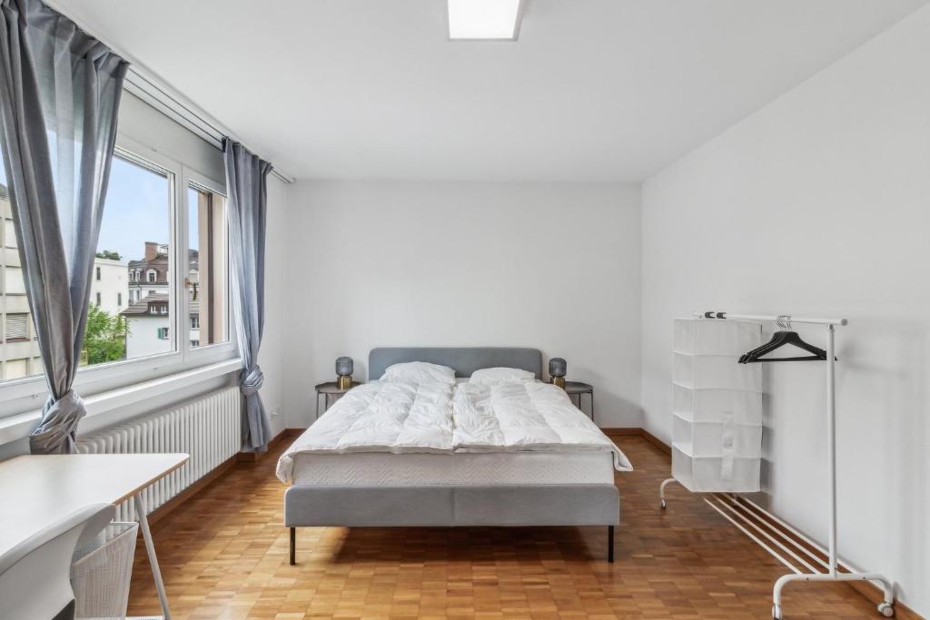 Chic 3-Bedroom Apartment Near Zurich Center - Resim 38