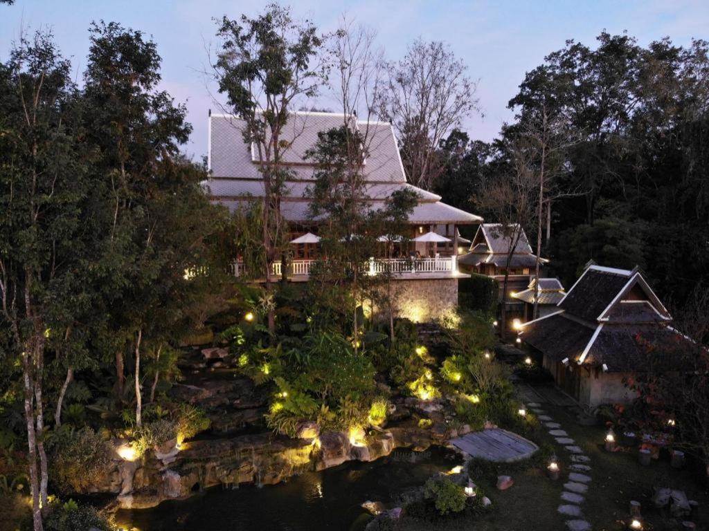 Zahrada ubytování Ruean Racha