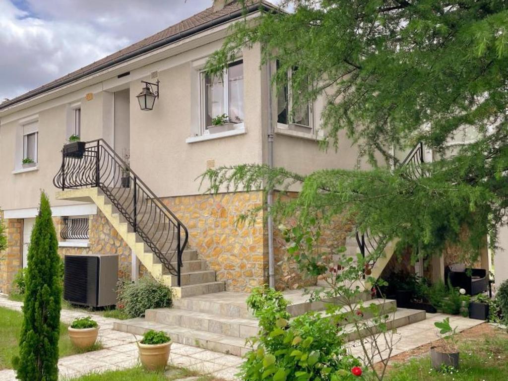 Taman di luar Gîte tout confort avec jardin, 3 chambres, proche de Beauval et Châteaux de Loire - FR-1-491-447