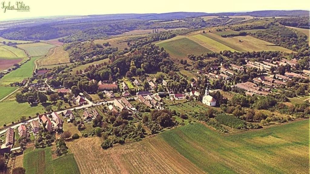 Gemütliches Ferienhaus Legedi mit Grill 7344 Mekényes, Fő u. 10. kép - 1