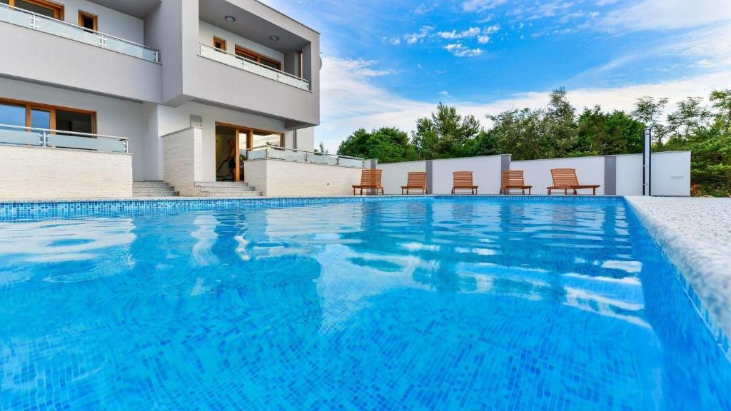 Neue Villa mit Pool und Dachterrasse, 50 m vom Strand entfernt,, Zaton ...