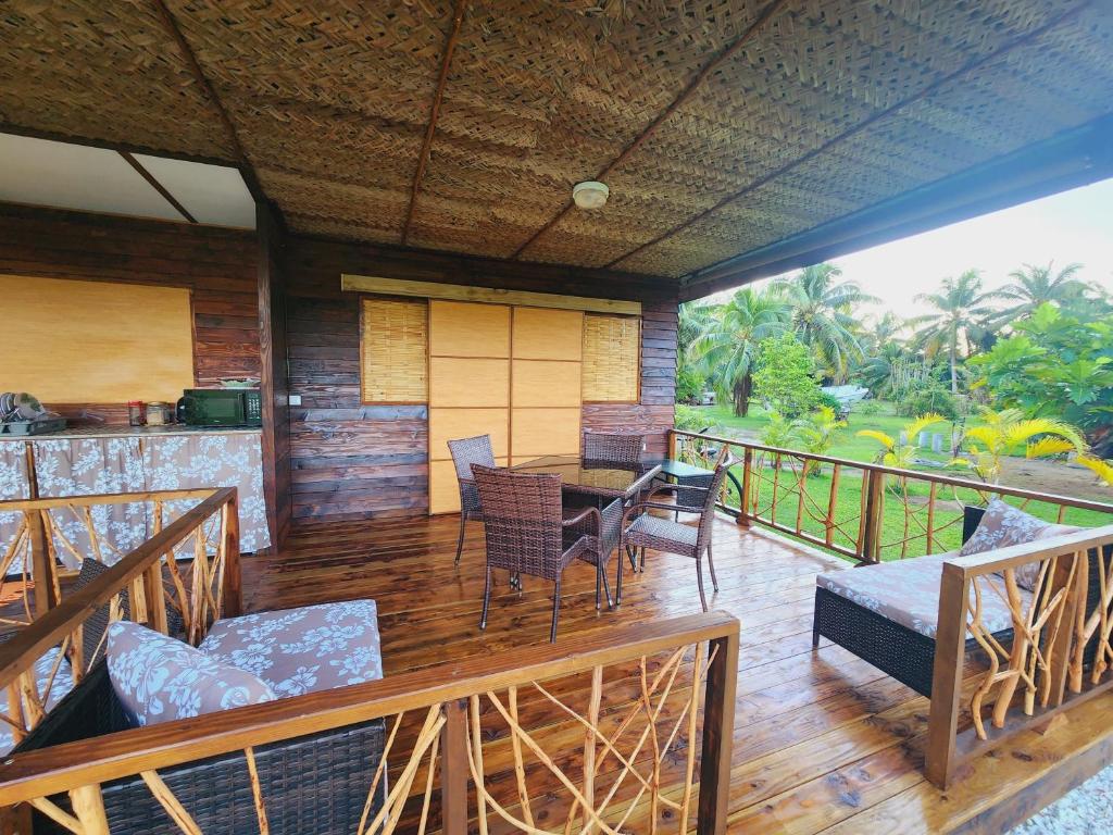 Balkón nebo terasa v ubytování Moanaiti Lodge